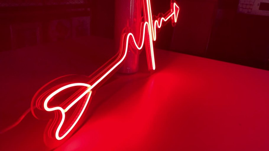 Неон надпись