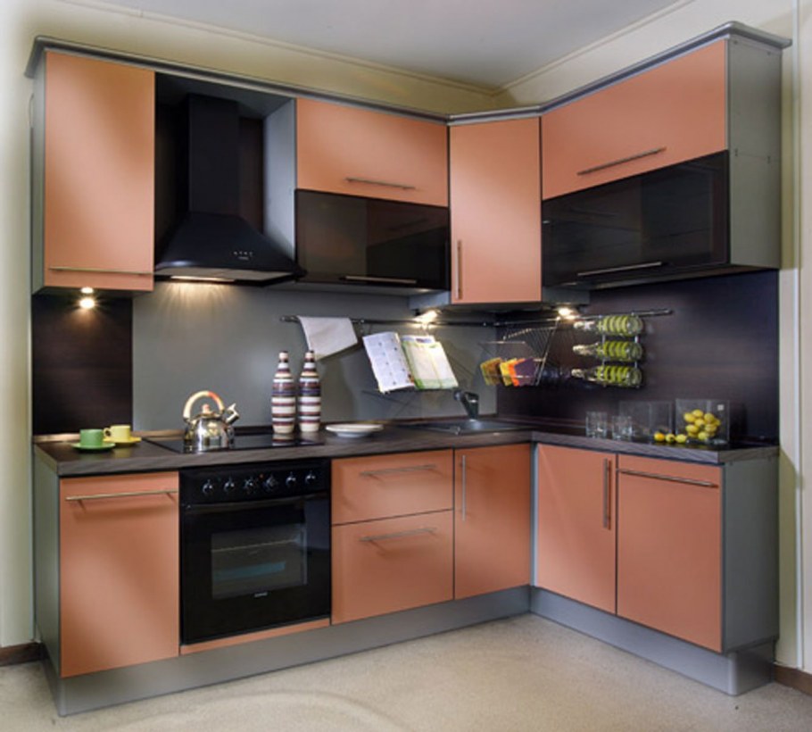 Персиковый цвет в интерьере кухни