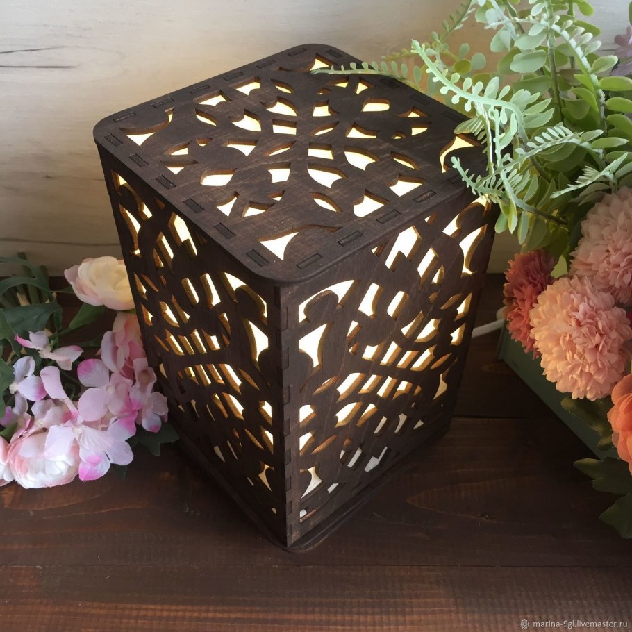 Объемный ночник из дерева