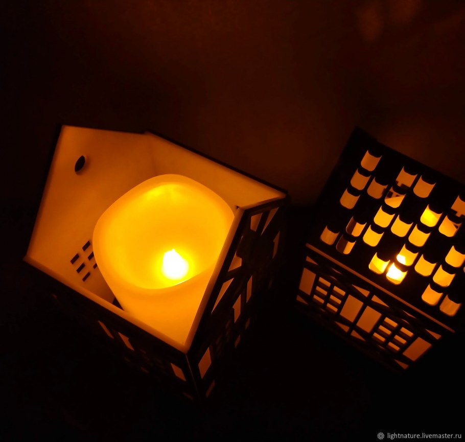 Деревянный домик ночник