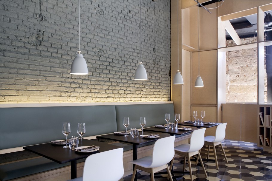 Кирпичная стена в кафе