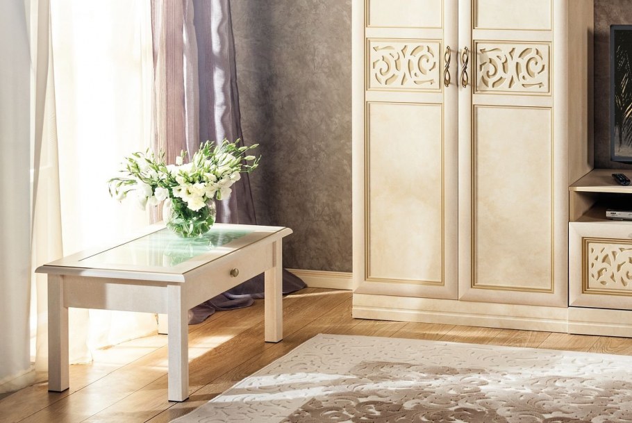 Александрийские двери белые