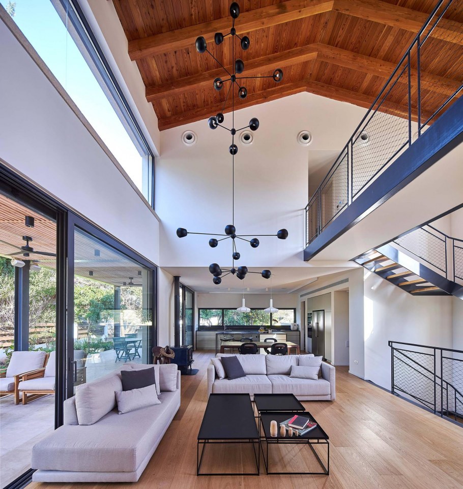 Одноэтажный дом с высокими потолками