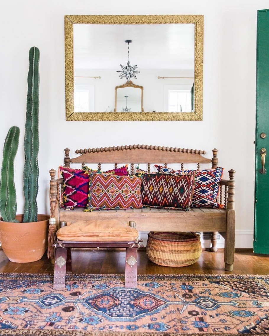 Прихожая в деревенском стиле