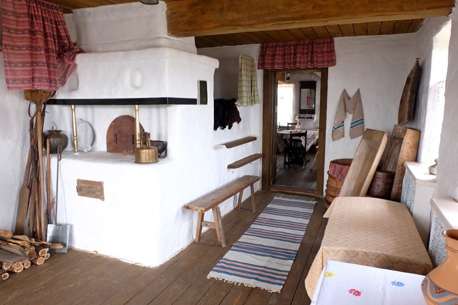 Внутреннее убранство русской избы