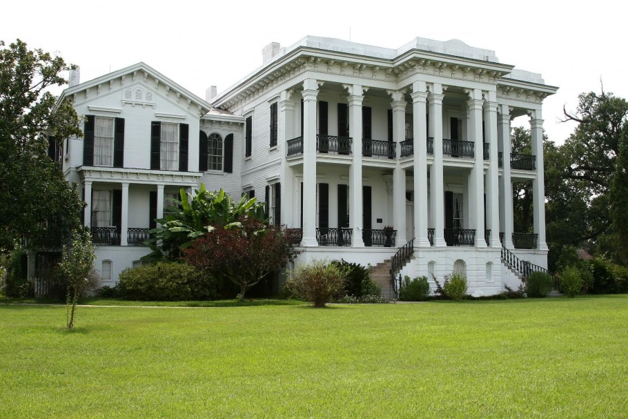 Дом в колониальном стиле