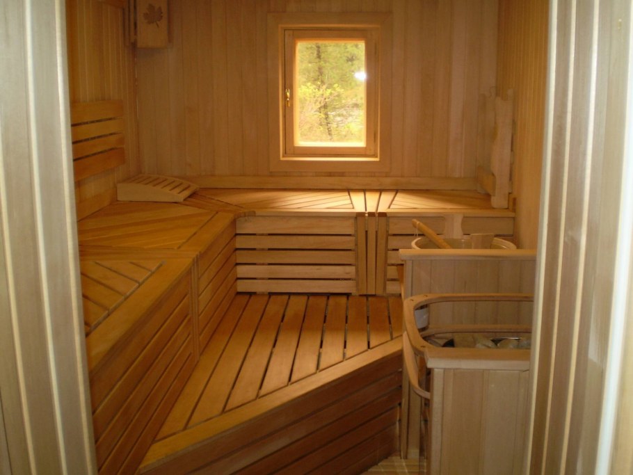 Парилка в бане 4х4