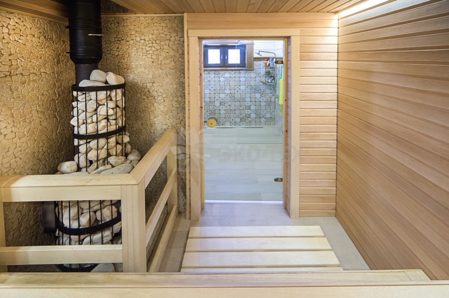 Интерьер бани из клееного бруса