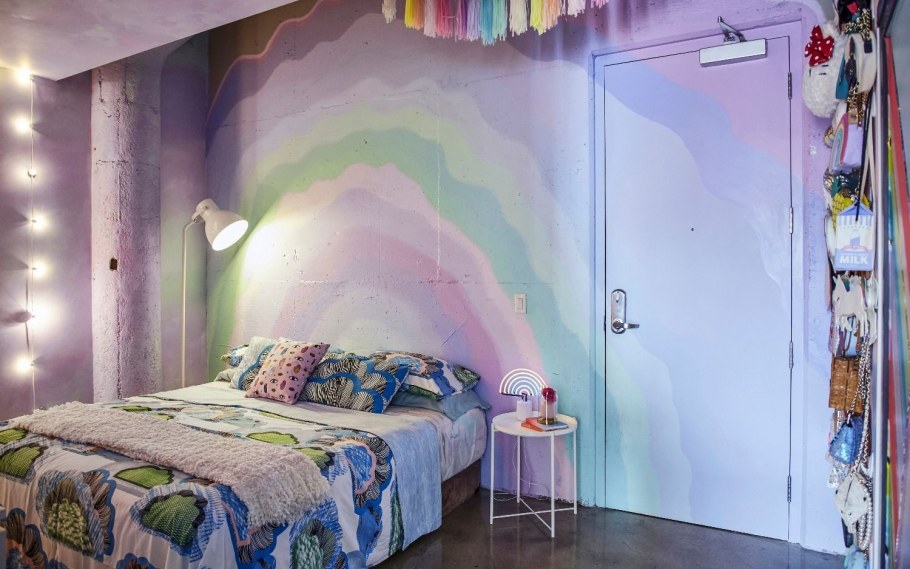 Радуга в интерьере квартиры