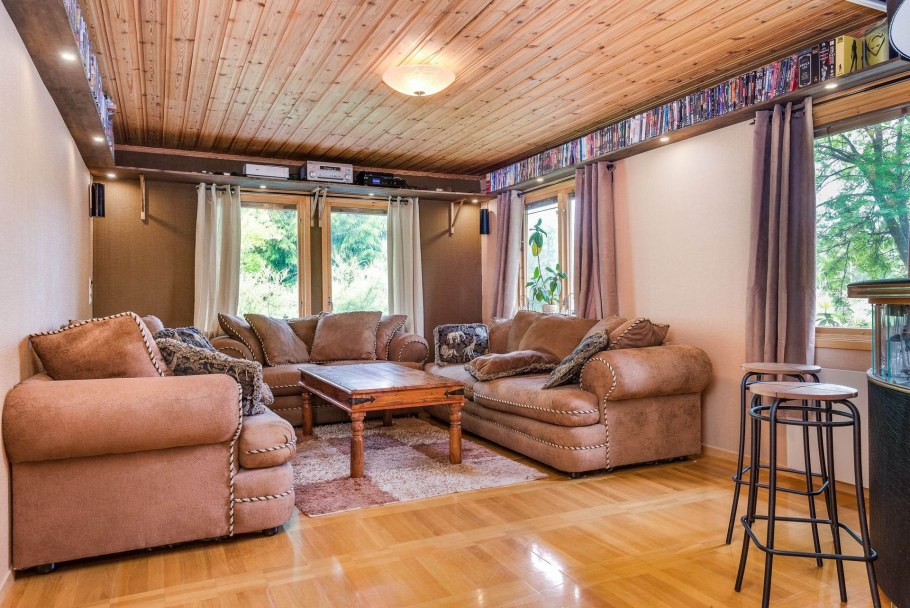 Деревянный потолок