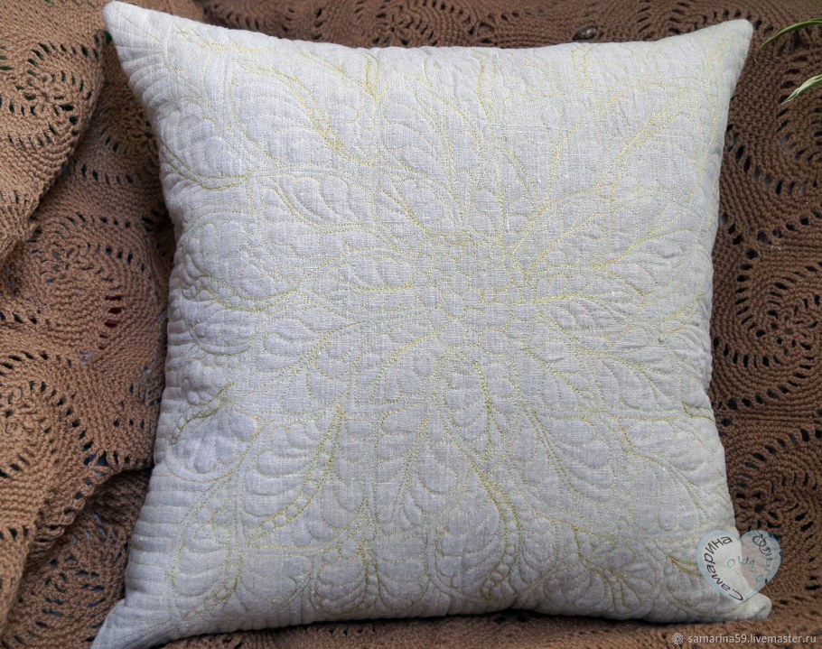 Синий диван в интерьере