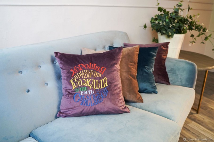 Подушка для дивана