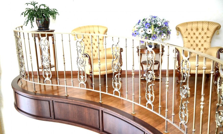 Ограждение для лестницы в классическом стиле