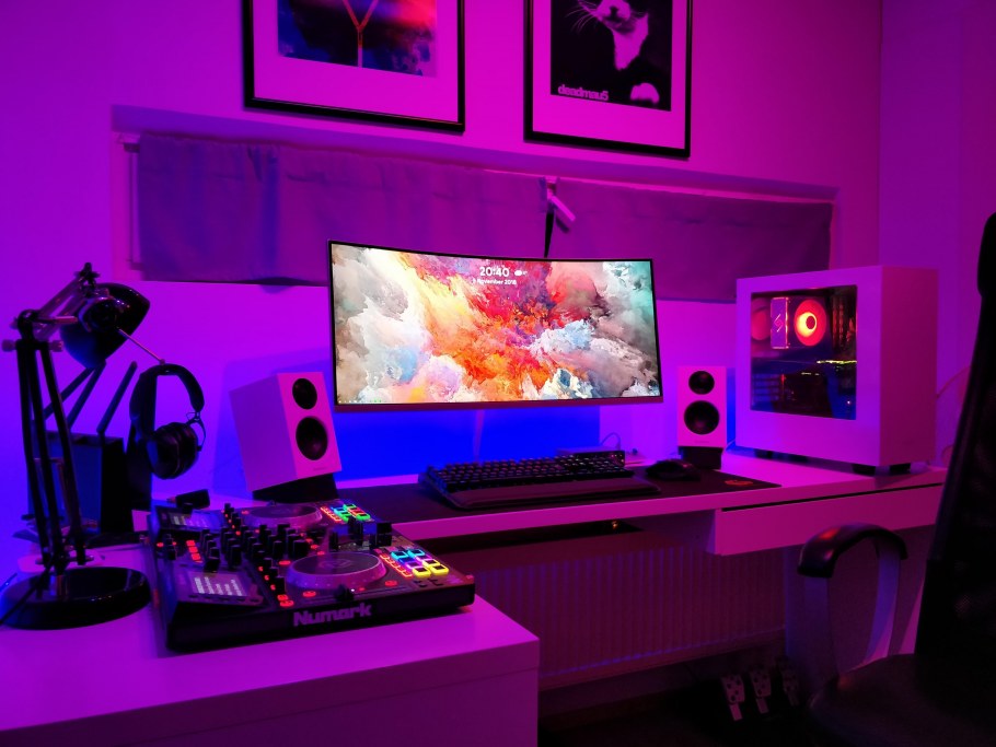 Комната геймера с подсветкой