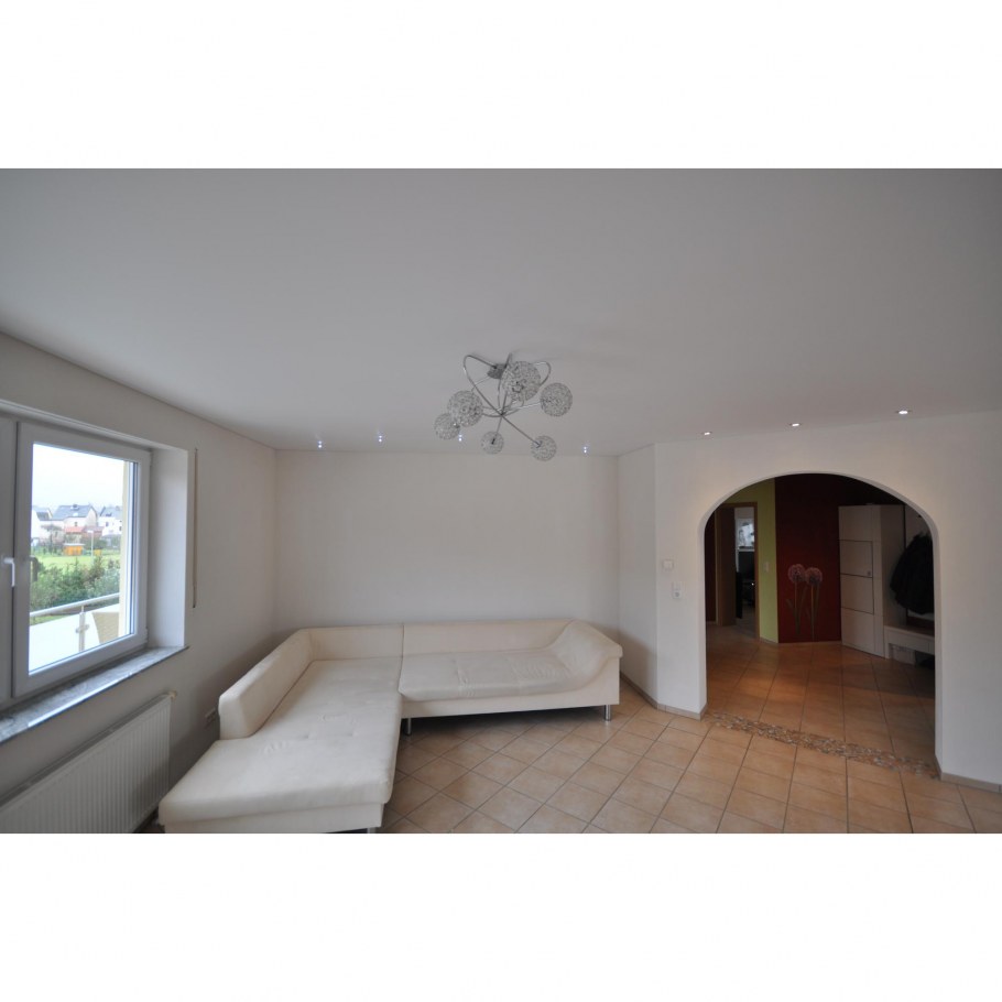 Матовый натяжной потолок м110