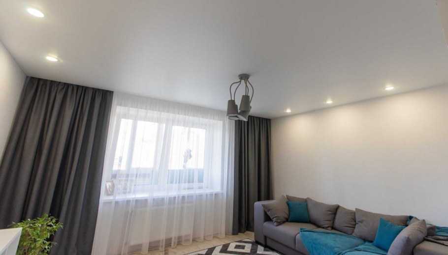 Натяжной потолок в зал матовый