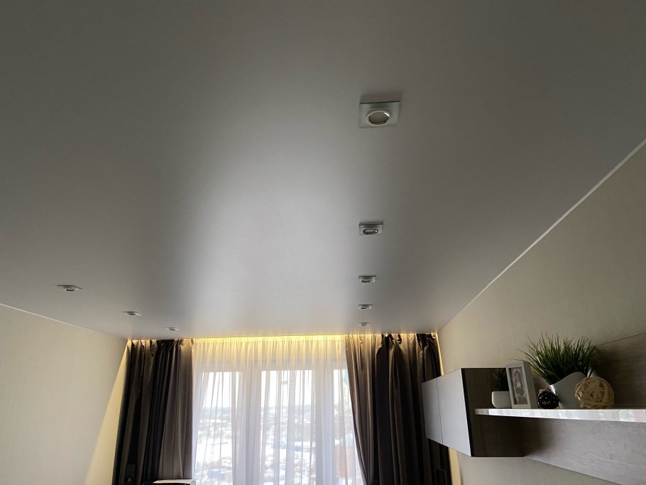 Матовый натяжной потолок реклама