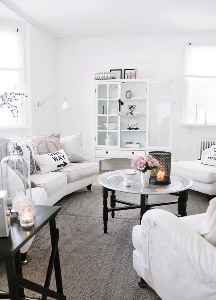 Монохромный светлый интерьер