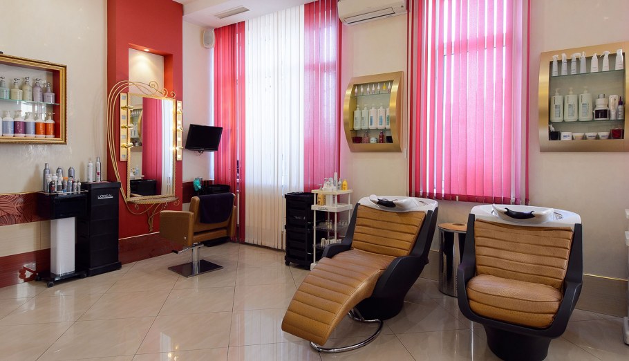 Женский зал в парикмахерской