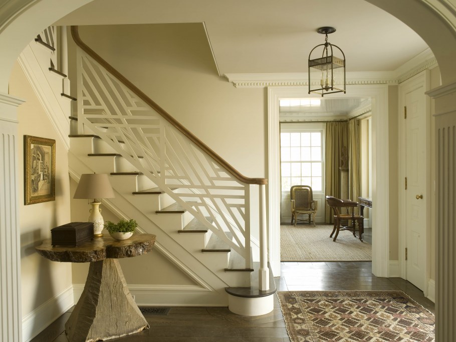 Лестница в классическом стиле