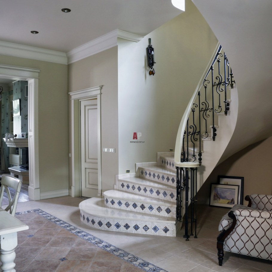 Лестница Прованс в интерьере