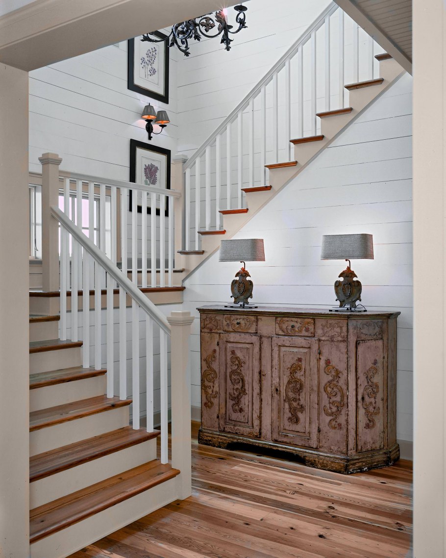 Лестница в стиле Прованс