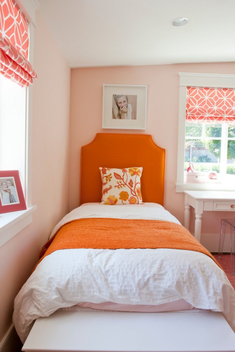 Персиковые стены