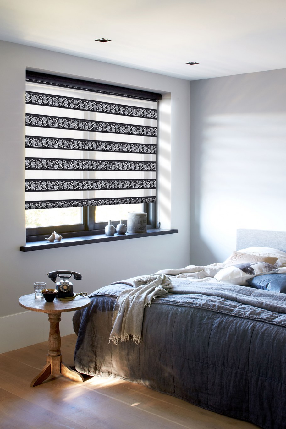 Рулонные шторы в спальню