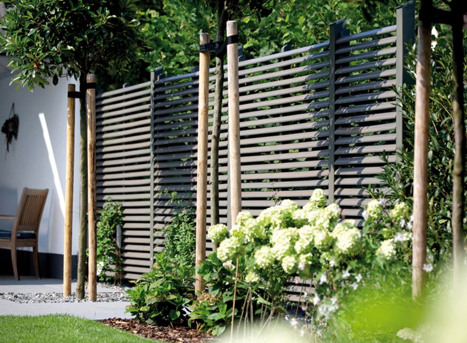 Забор на участке