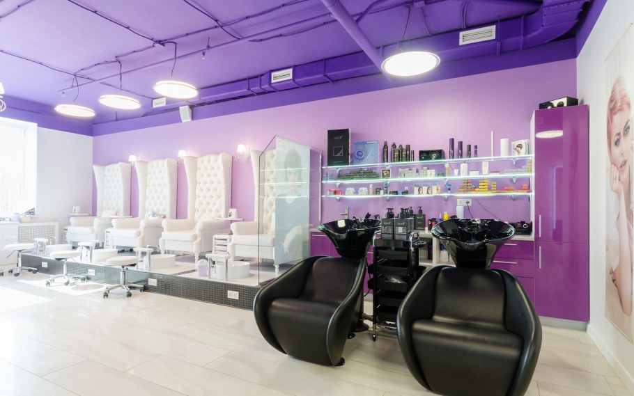 Красивый интерьер салона красоты