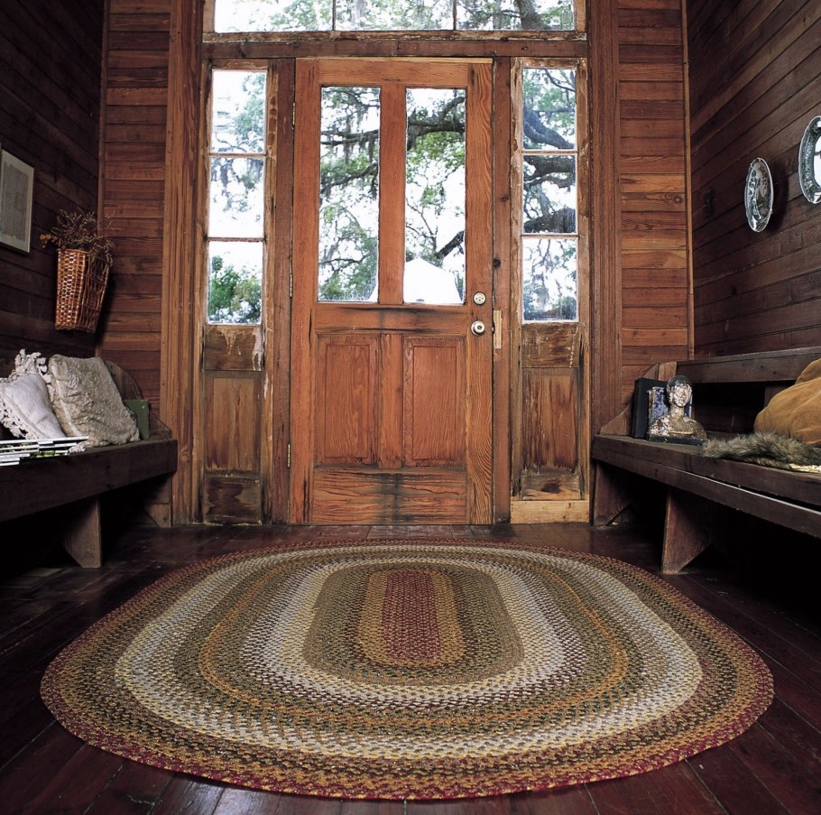 Шторы в интерьере деревянного дома