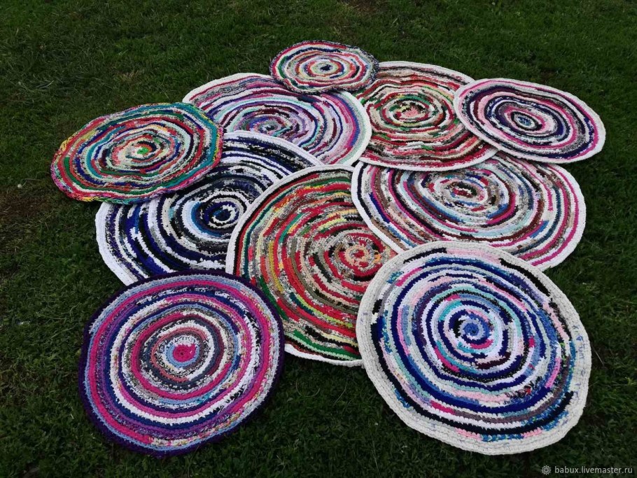 Ковры в деревенском доме