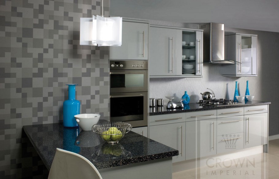 Серый кухонный гарнитур в интерьере