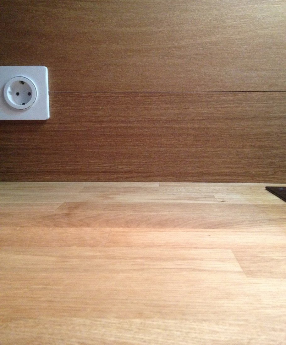 Стык столешницы и фартука