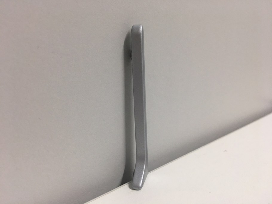 Плинтус для плитки на кухне