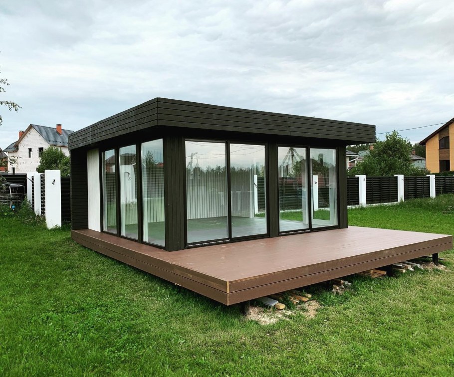 Застекленная беседка