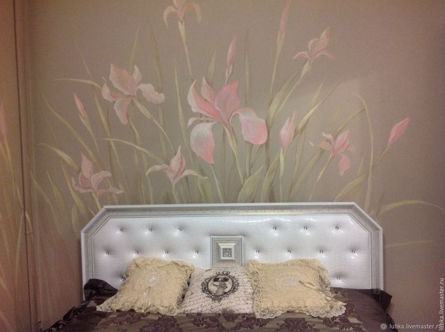 Декоративное панно над кроватью