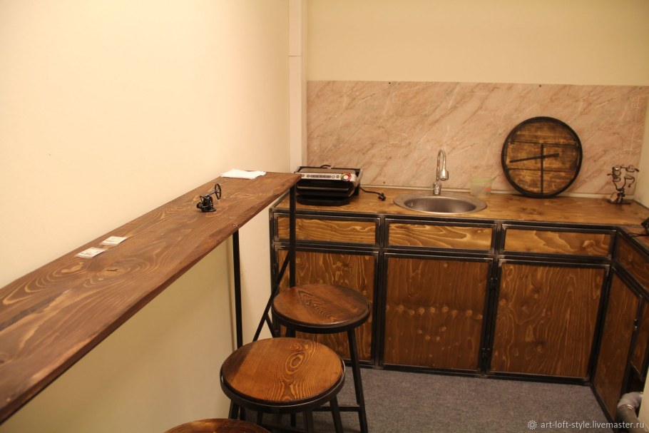 Кухонная мебель в стиле лофт из металла