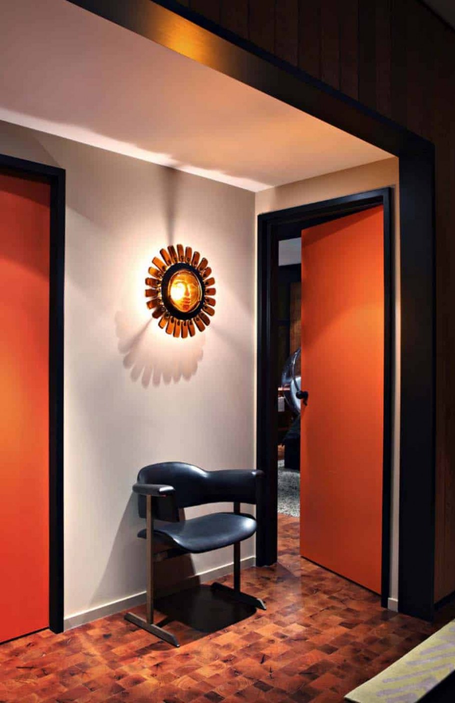 Прихожая в желтом цвете