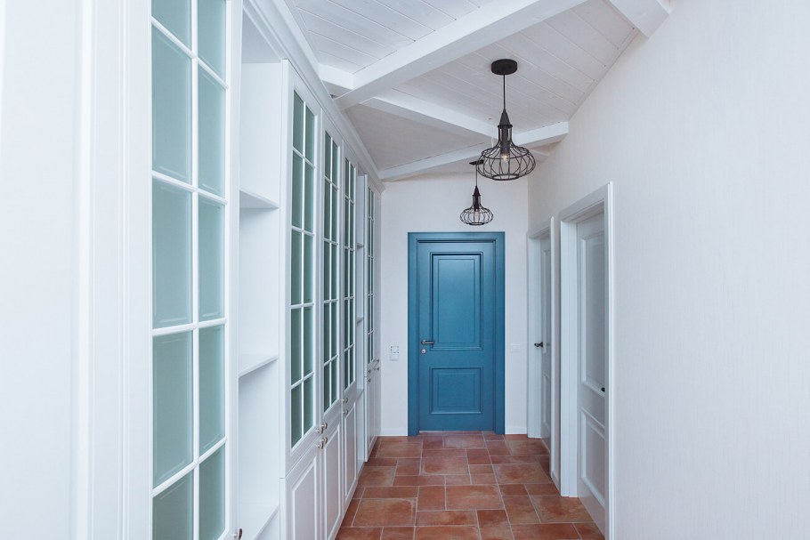 Двери в средиземноморском стиле