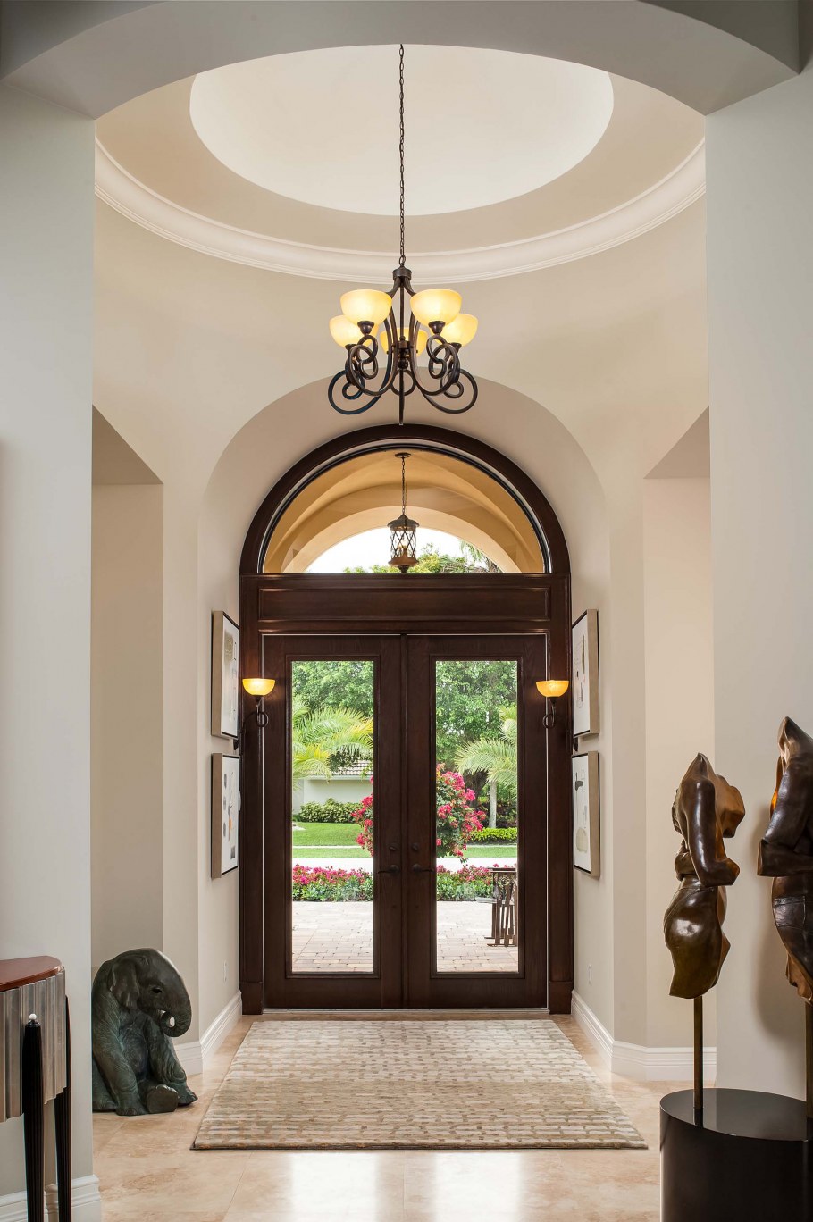 Двери в колониальном стиле