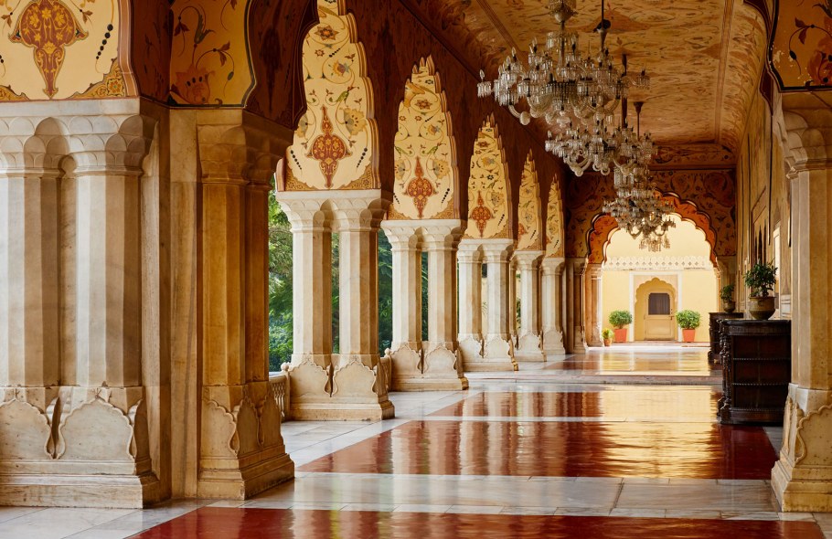 Гостиная в индийском стиле