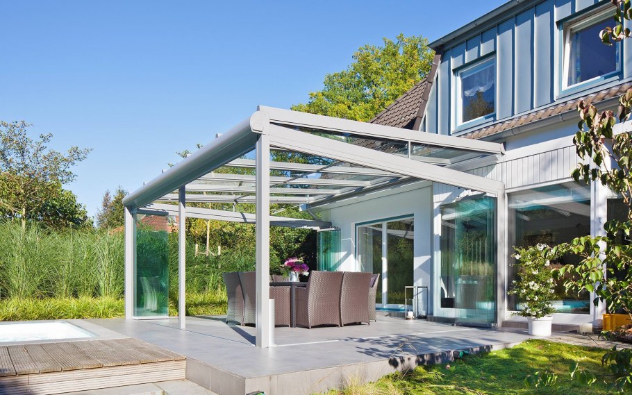 Открытая деревянная терраса