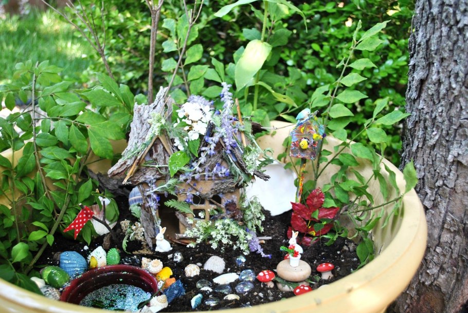 Украшаем дачный участок