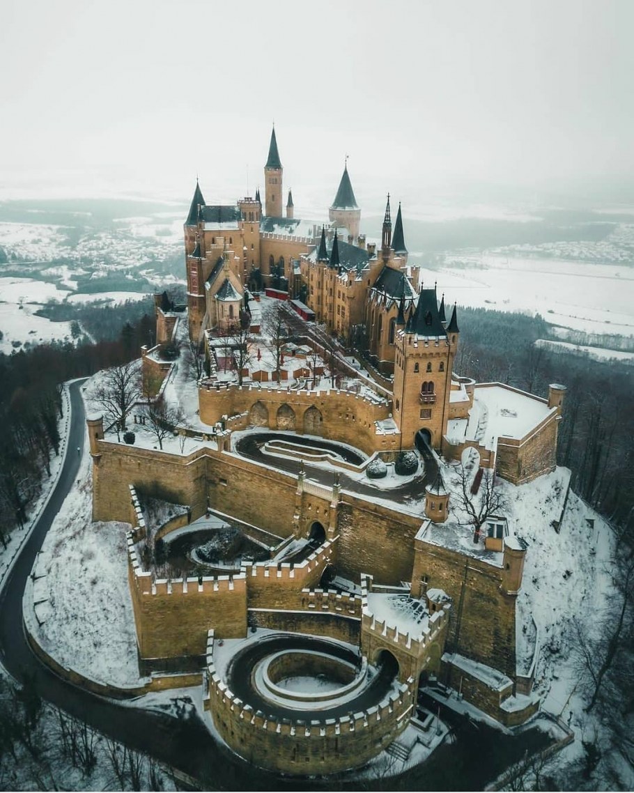 Замок Гогенцоллерн Германия внутри