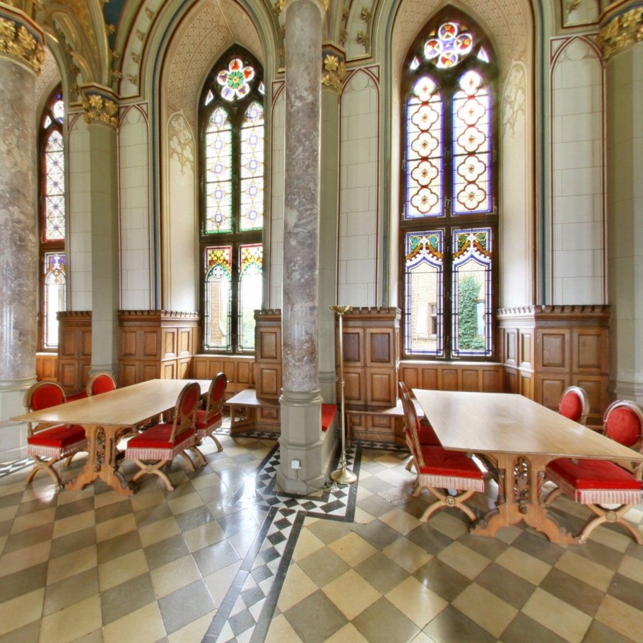 Замок Гогенцоллерн Германия интерьер