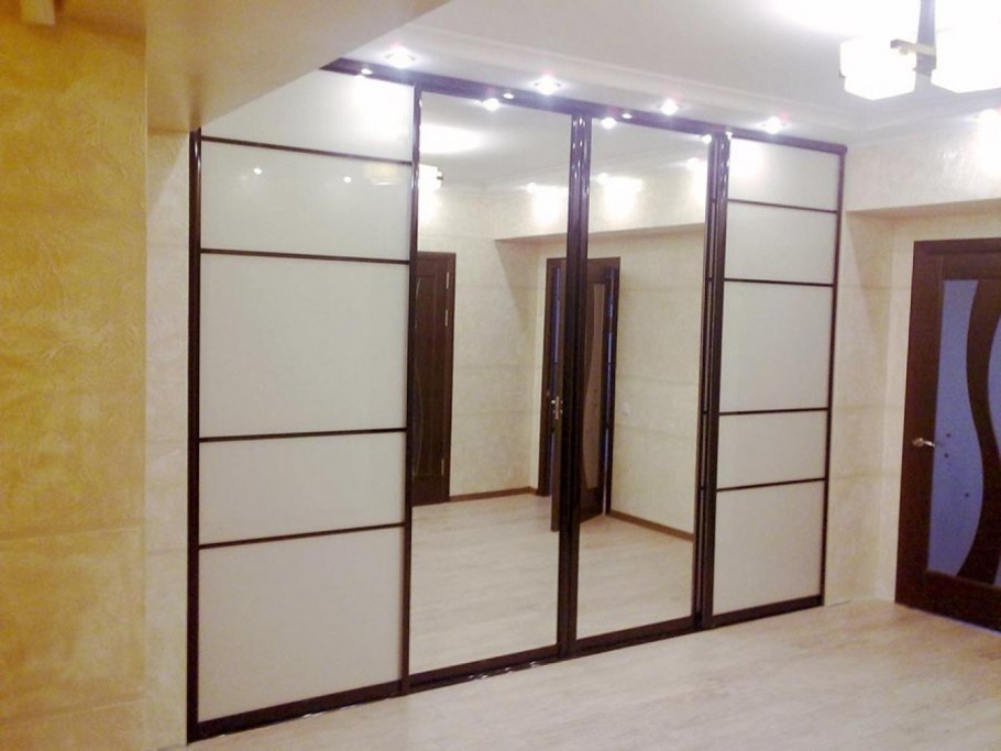 Встроенный шкаф-купе в прихожую