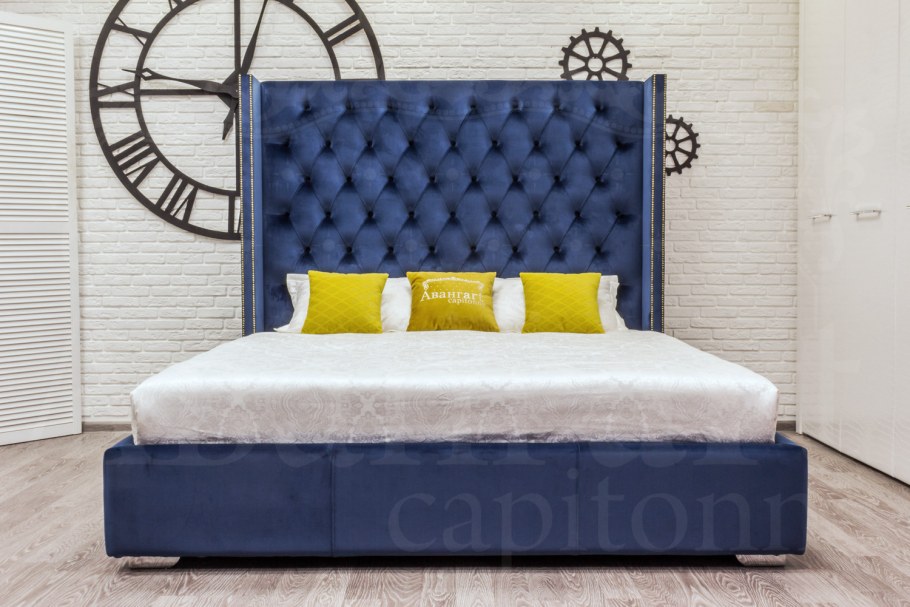 Кровать двуспальная 180х200 каретная стяжка классика