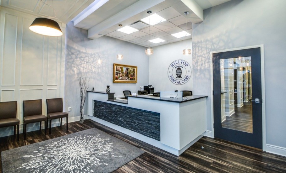 Холл стоматологии в стиле лофт