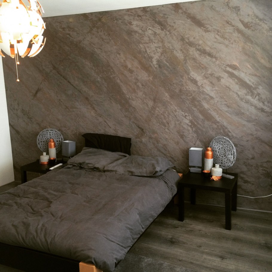 Стены из травертина